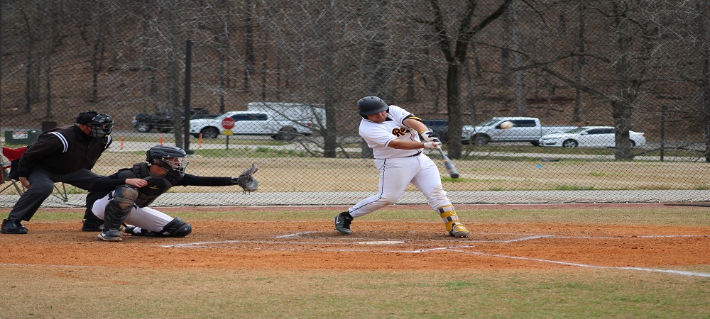 Raiders baseball outscores St. Charles