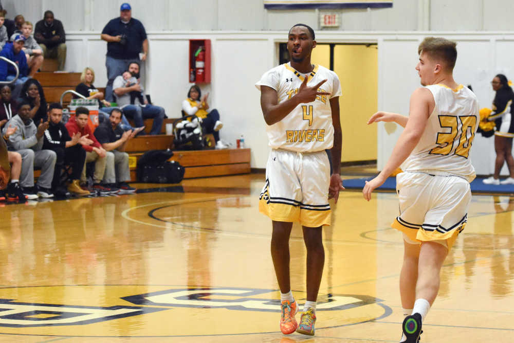 Jarrett secures 7th 30-point game to lead Raiders past Mineral Area