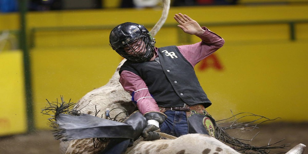 Three Rivers' Holden Moss pulls off consecutive qualifying bull rides