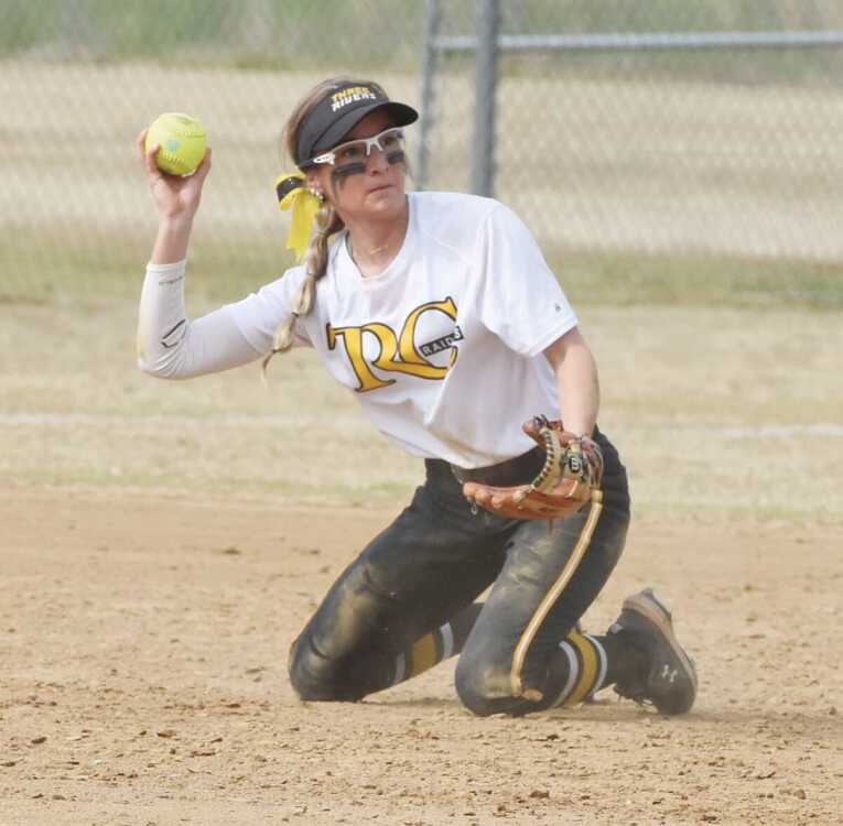 Lady Raiders softball sweep Jefferson