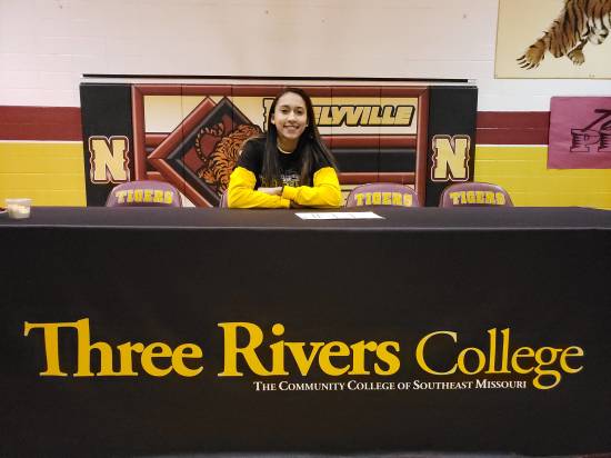 Neelyville's Autumn Dodd signs with Three Rivers
