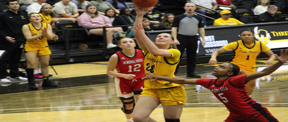 Lady Raiders sprint past MAC, back to region finals
